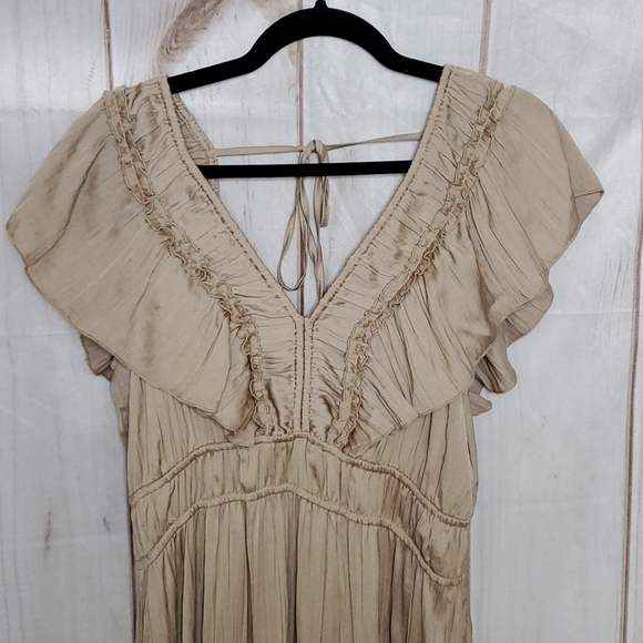 NWT Nude/Tan Tahari Dress Size L - Picture 2 of 10